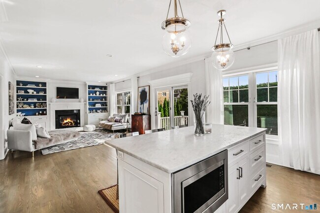 Building Photo - 228 Eastlawn St