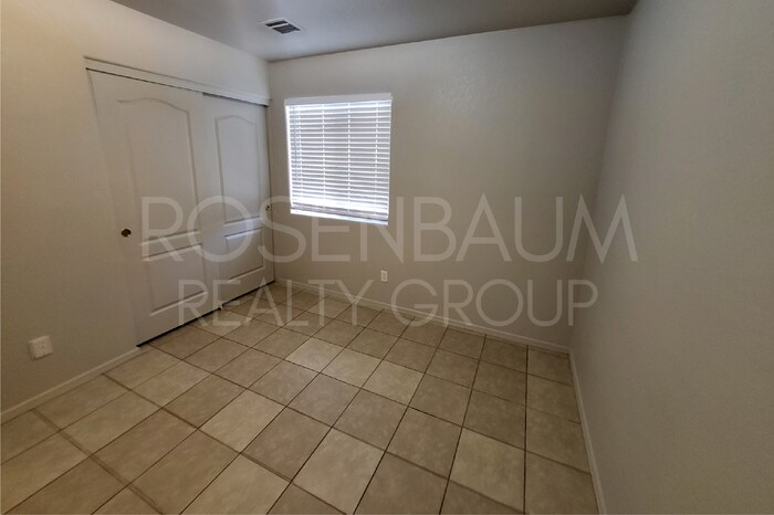 Building Photo - 8585 W Santa Cruz Blvd