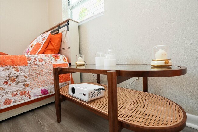 Building Photo - 742 Granada St