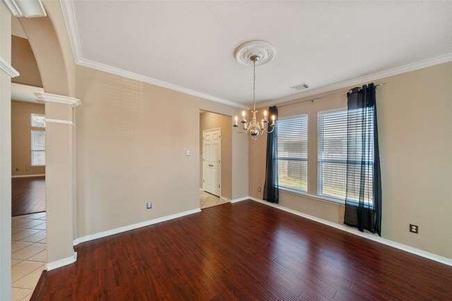 Building Photo - 8406 Oak Villa Ct