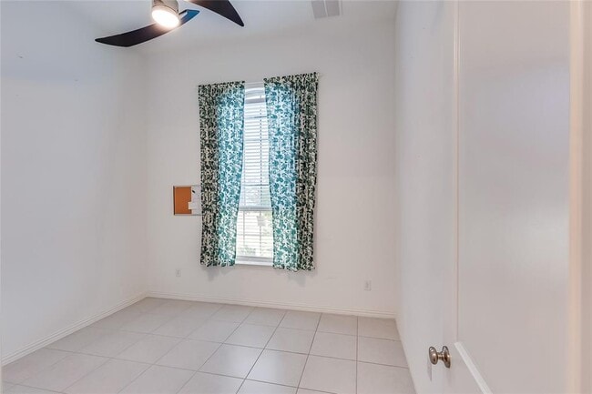 Building Photo - 2908 Consuelo Wy