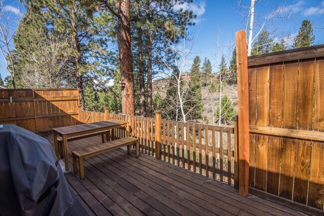 Building Photo - Charming Westside 2 Bed + Office | Trails, River Access & Minutes to Old Mill