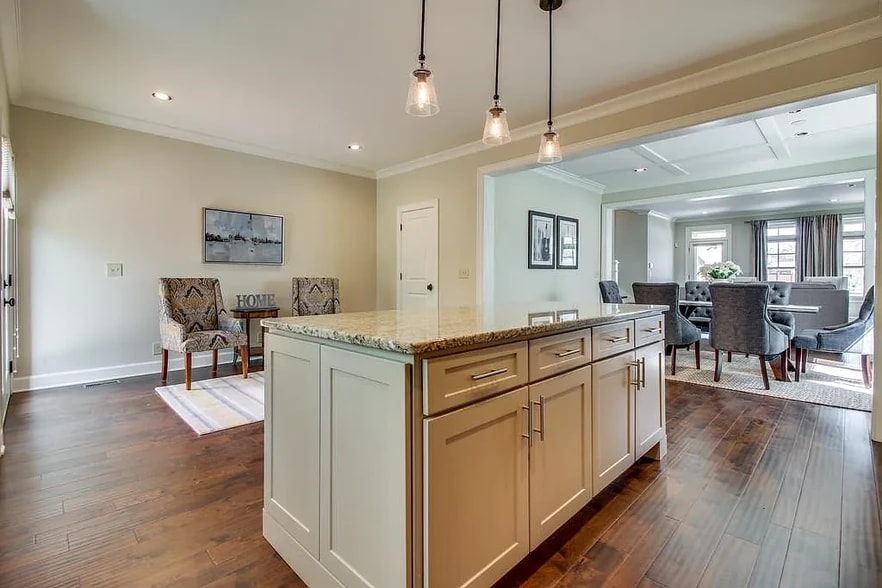 Kitchen Island - 823 Knox Ave