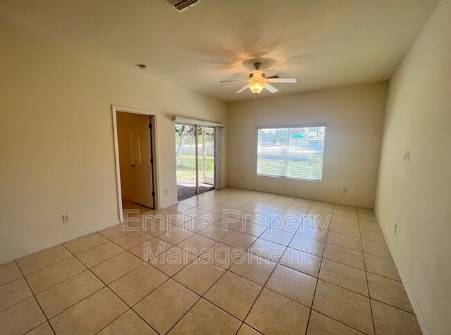 Building Photo - Charming 3 Bed 2 Bath with Screened Lanai in North Port