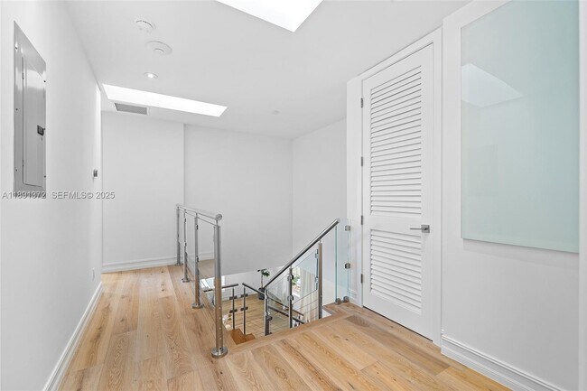 Building Photo - 575 Bay Point Rd