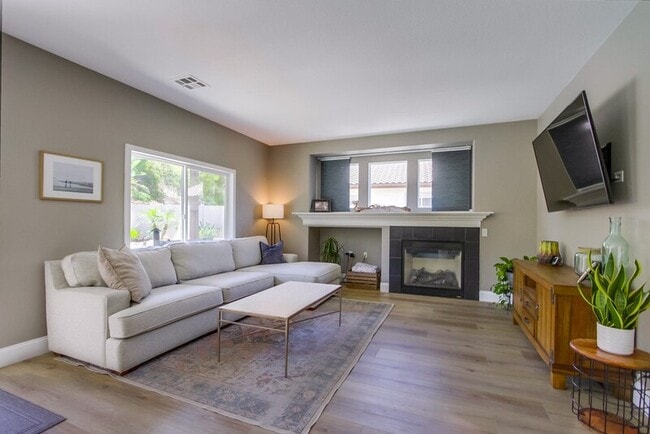 Building Photo - 3207 Meadow Side Pl