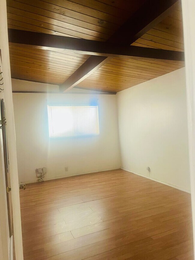 Building Photo - Charming 3-Bedroom Home including 250sqft ...