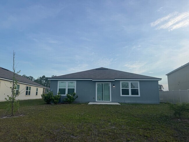 Building Photo - Awesome 4/2 Located in Desirable Yulee Area Nassau County Priced to rent and won't last long!