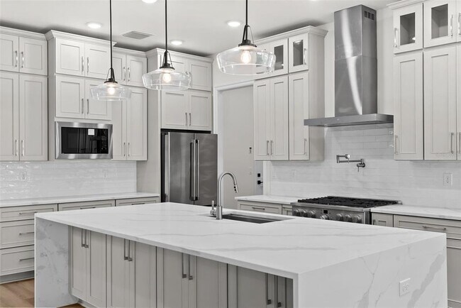 Building Photo - 4009 W Euclid Ave