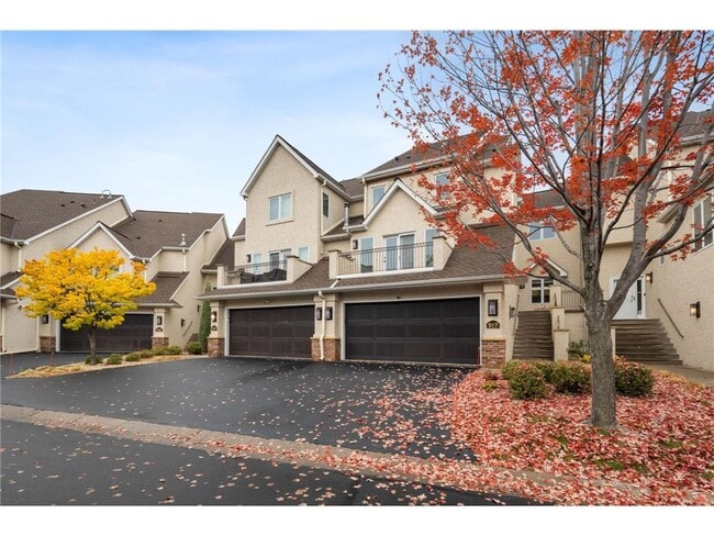 Building Photo - 517 River St