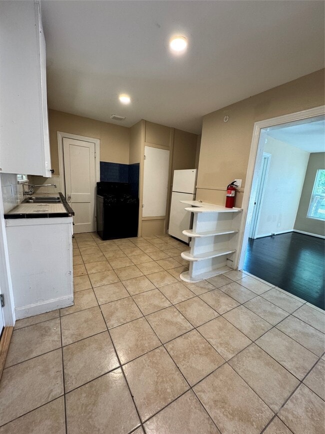 Building Photo - 4603 Canal St