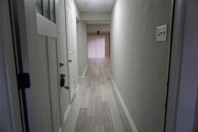 Building Photo - 1915 Normal Park Dr