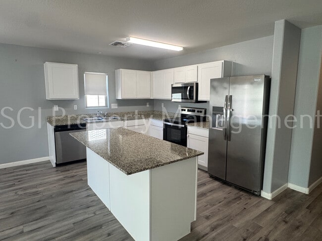 Building Photo - 2033 E Velvet Pl