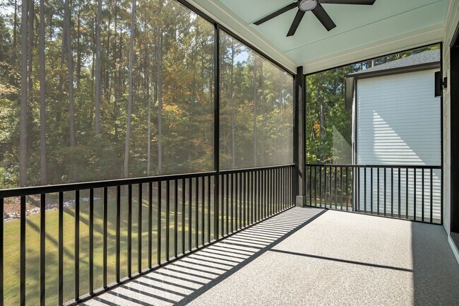 Building Photo - Custom 5 bedroom, 5 bathroom home with Woo...
