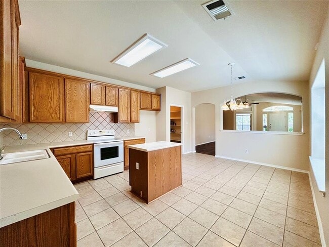 Building Photo - 468 Clarence Ct