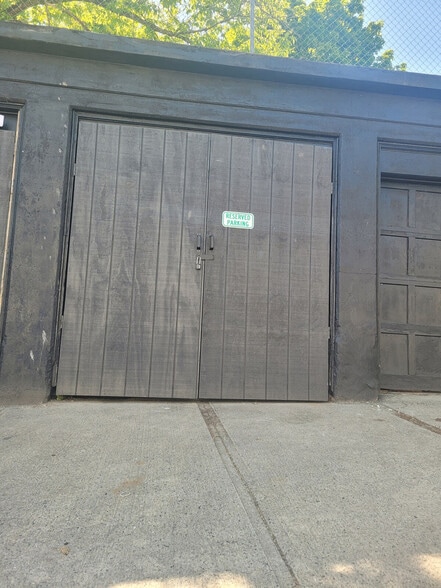 Building Photo - 919 Atwells Ave