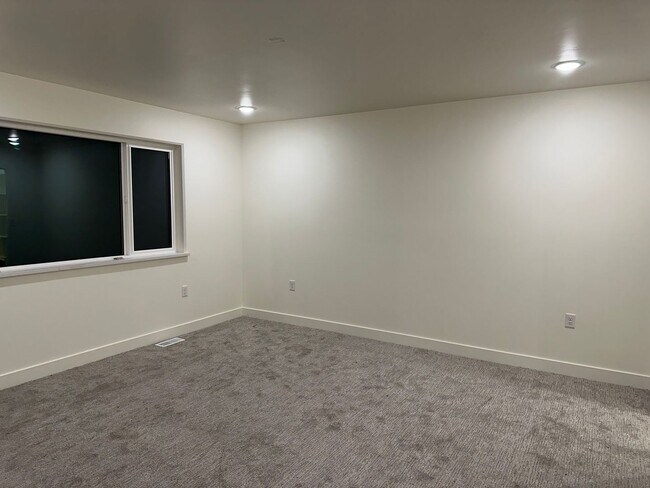 Building Photo - 1583 N Ravens Best Cir