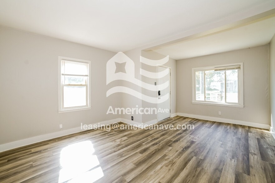 Building Photo - 3624 N Finnell Ave