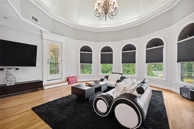 Building Photo - 11140 W Rd