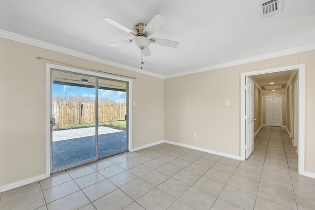 Building Photo - 3722 Rest Home Rd