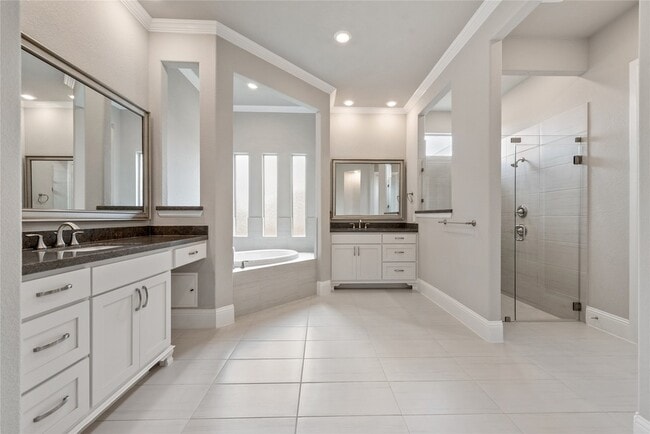 Building Photo - 813 Gallant Fox Trail