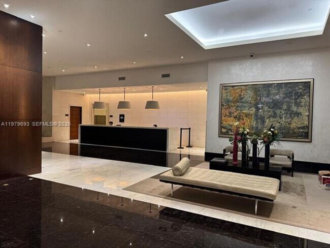 Building Photo - 200 Biscayne Blvd Way