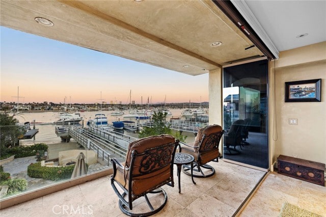 Building Photo - 900 E Balboa Blvd