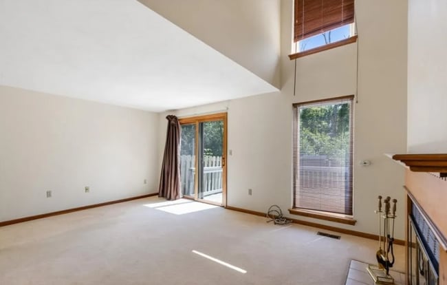 Building Photo - 8192 Honeysuckle Dr