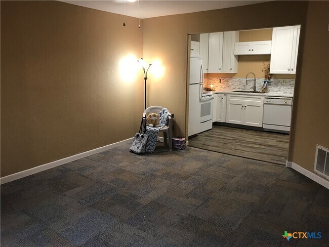 Building Photo - 4841 TX-35
