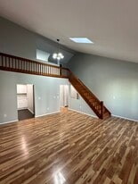 Building Photo - 2 Myrtle Ave