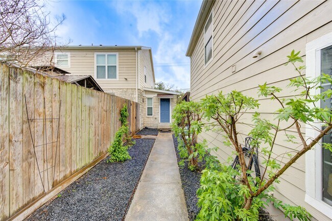 Building Photo - 5205 Irvington Blvd