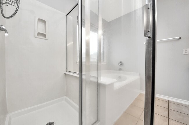 Building Photo - 16526 Cairngrove Ln