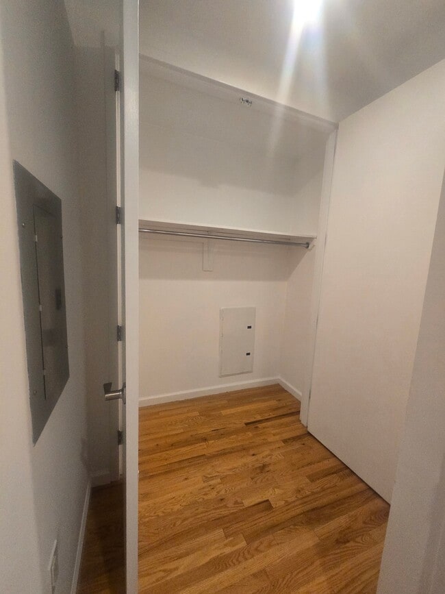 Building Photo - 5 W 127th St