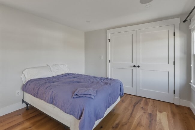 Building Photo - 235 Brook St