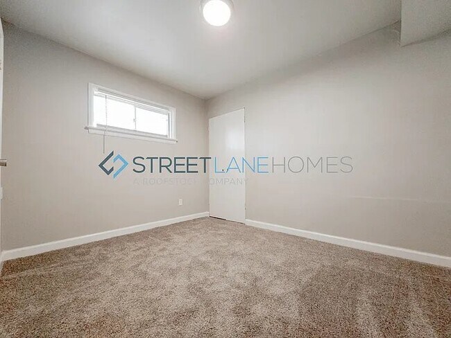 Building Photo - 1229 Northdale Ave