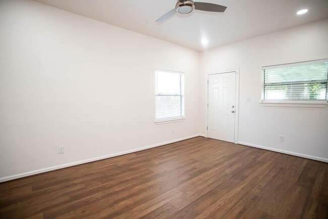 Building Photo - 5415 Palmer St