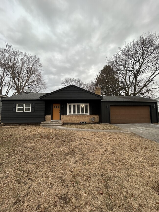 Building Photo - 254 W Craig Hill Dr