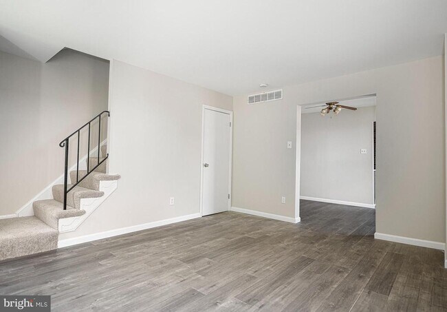 Building Photo - 15 Burnsway Ct