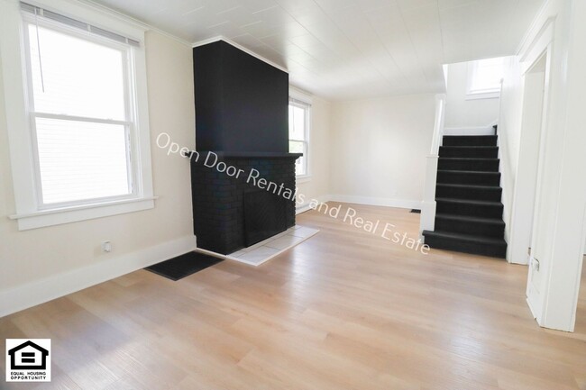 Building Photo - Now available 3 bedroom home