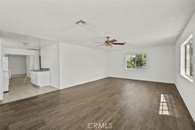Building Photo - 10528 1/2-10522 Hillhaven Ave