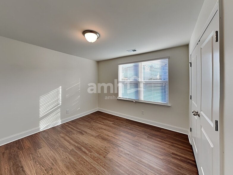Building Photo - 6240 Bridlewood Ln