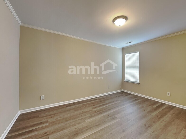 Building Photo - 3735 Village Springs Dr