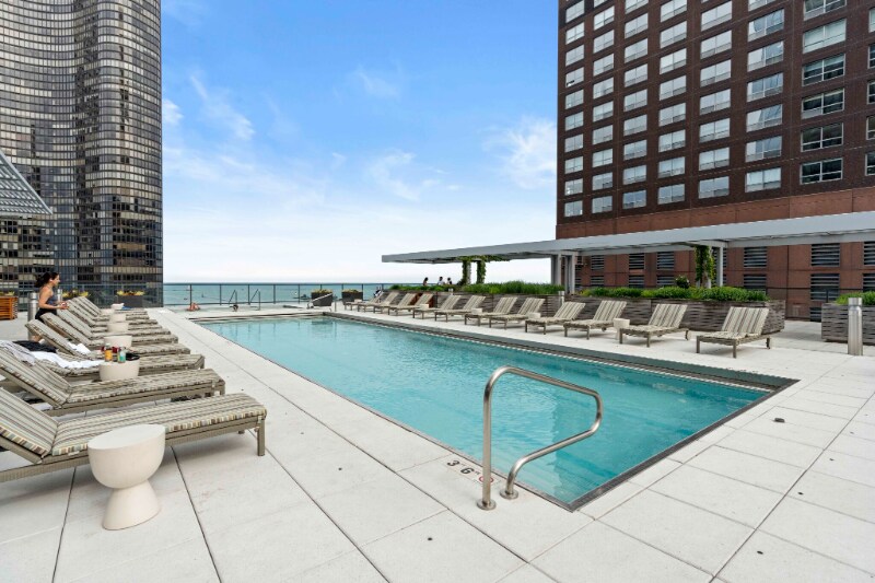 Building Photo - 465 E Illinois St