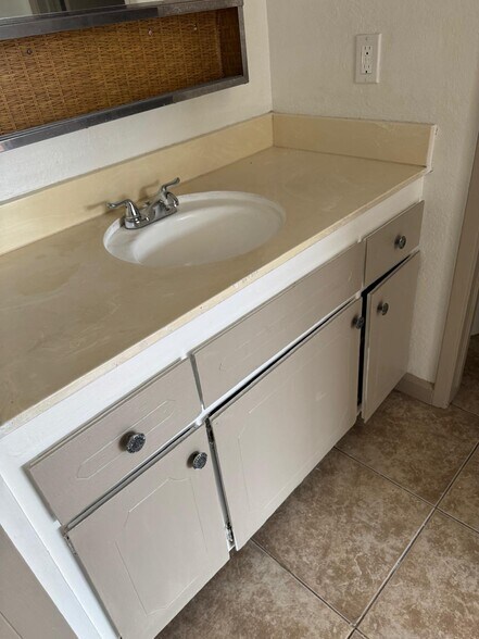 Building Photo - 3928 N Lugo Ave