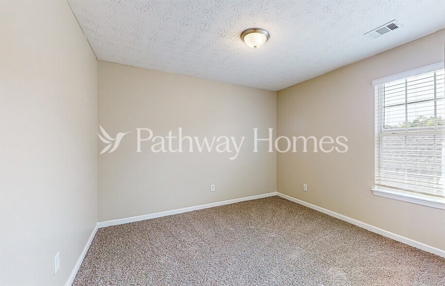 Building Photo - 808 Winsap Dr