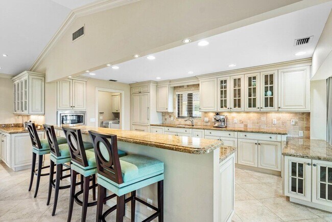 Building Photo - 10587 Limeberry Dr
