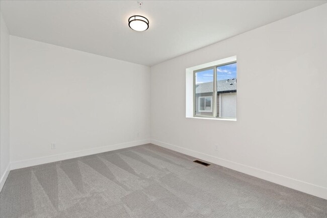 Building Photo - BRAND NEW 3 bed 3.5 bath townhouse