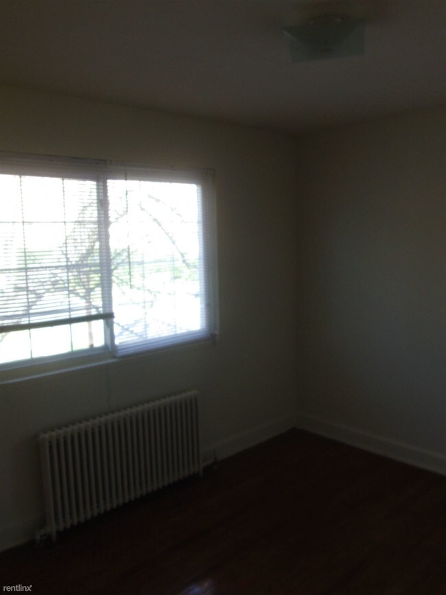 Building Photo - 100 Schuyler Rd