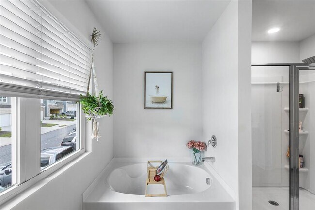 Building Photo - 381 Stoneybrook Dr