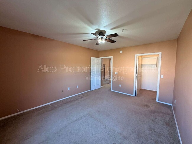 Building Photo - 1295 N Ash St